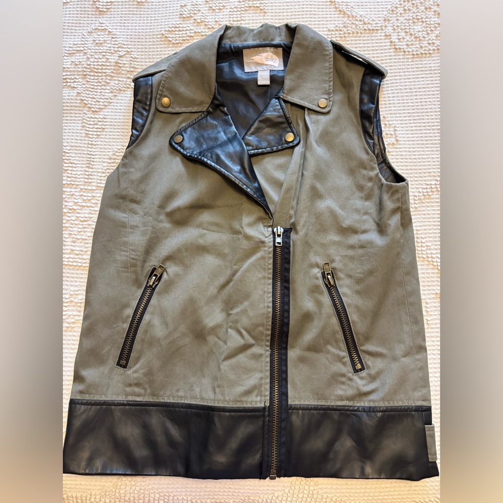Forever 21 Black and Gray Moto Vest